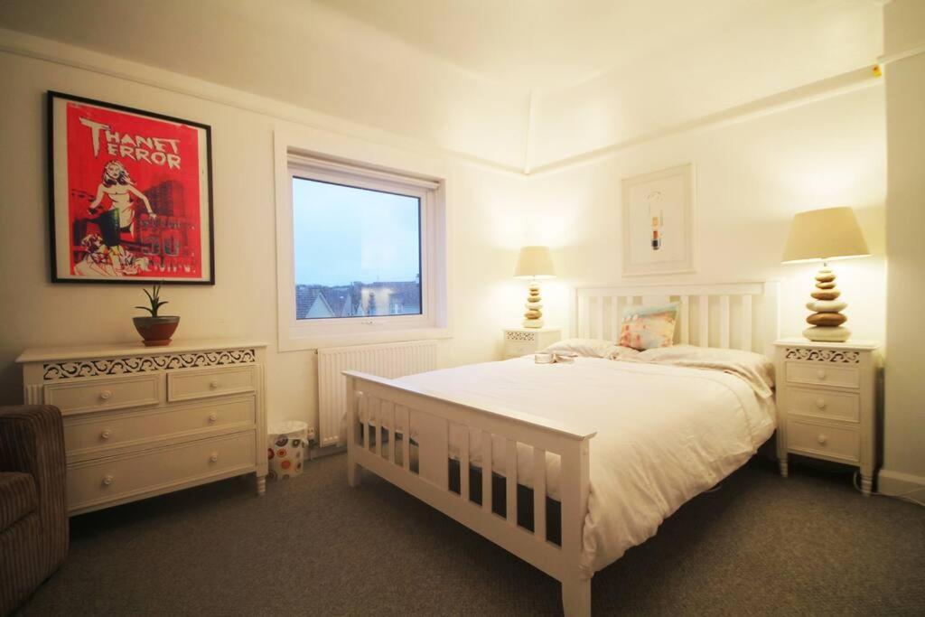 Sunrise! ~ 2 Bedrooms, Garden, Parking, Sea Views St Ives Εξωτερικό φωτογραφία