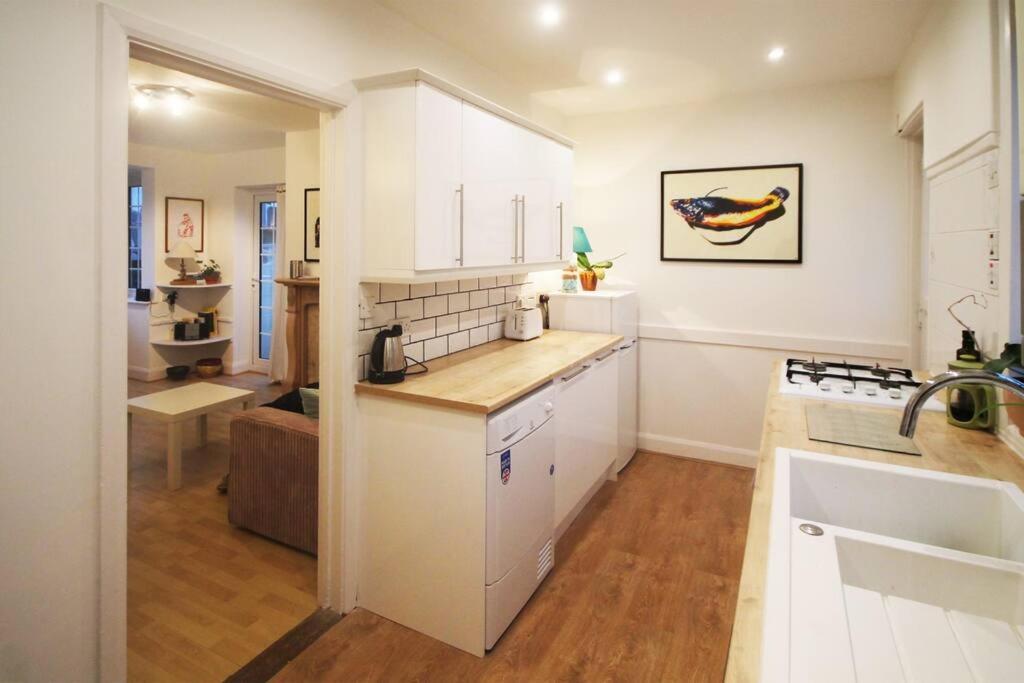 Sunrise! ~ 2 Bedrooms, Garden, Parking, Sea Views St Ives Εξωτερικό φωτογραφία