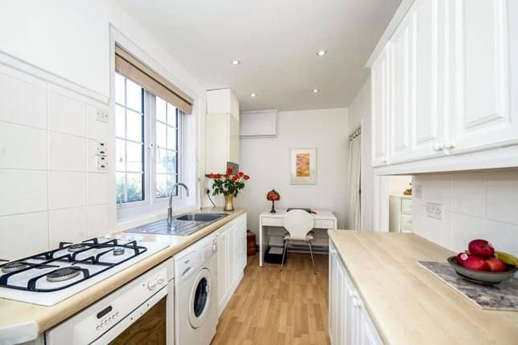 Sunrise! ~ 2 Bedrooms, Garden, Parking, Sea Views St Ives Εξωτερικό φωτογραφία